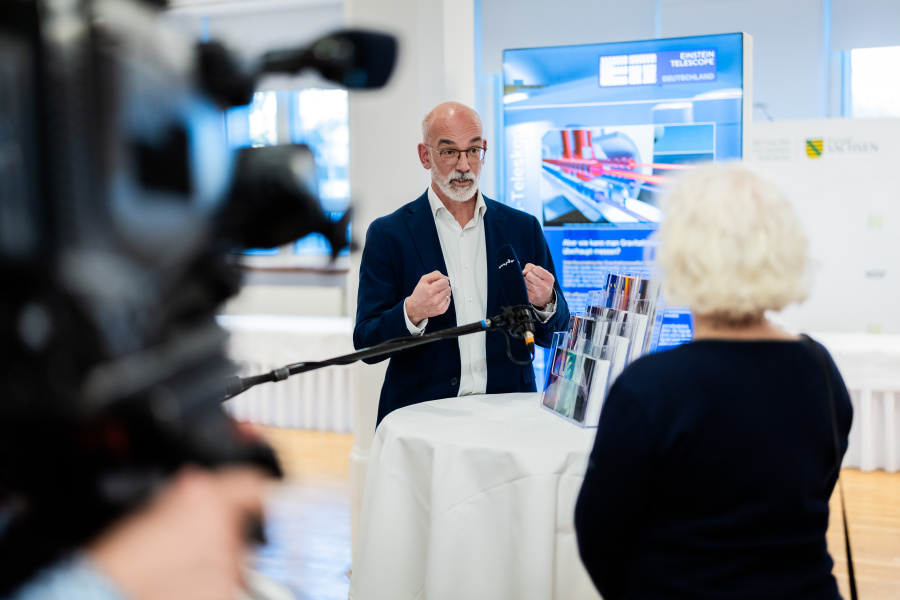 Christian Stegmann wird vom MDR interviewt.